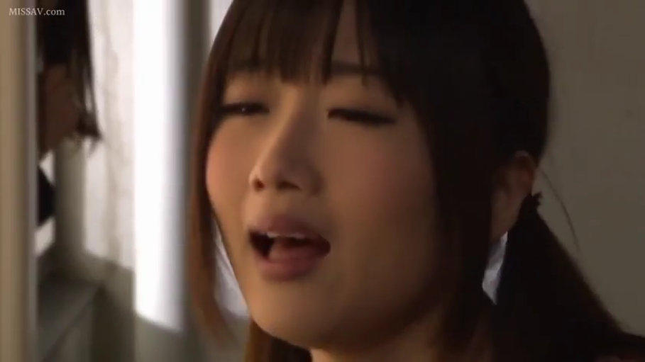 室内 · 脸部特写 · 抬头 · 迷离 · 上衣 · 呻吟 · 亚洲女性