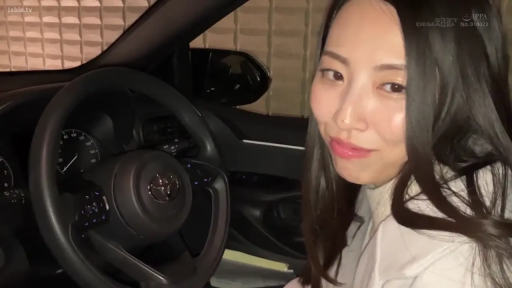 坐姿 · 脸部 · 第一人称视角 · 车内 · 毛衣 · 张嘴 · 说话 · 方向盘