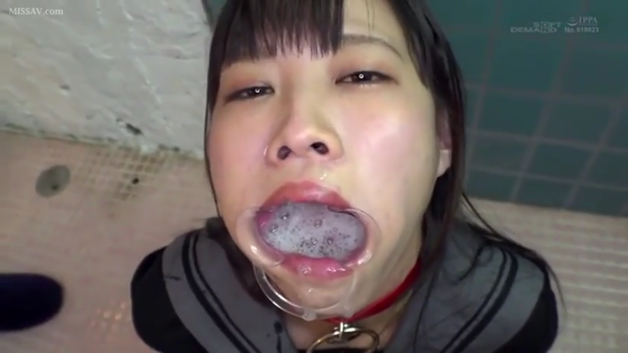 脸部特写 · 浴室 · 仰视 · 水手服 · 失神 · 开口器 · 张嘴流涎