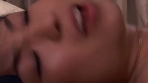 卧室 · 迷离 · 仰卧 · 面部特写 · 裸体 · 呻吟 · 长发