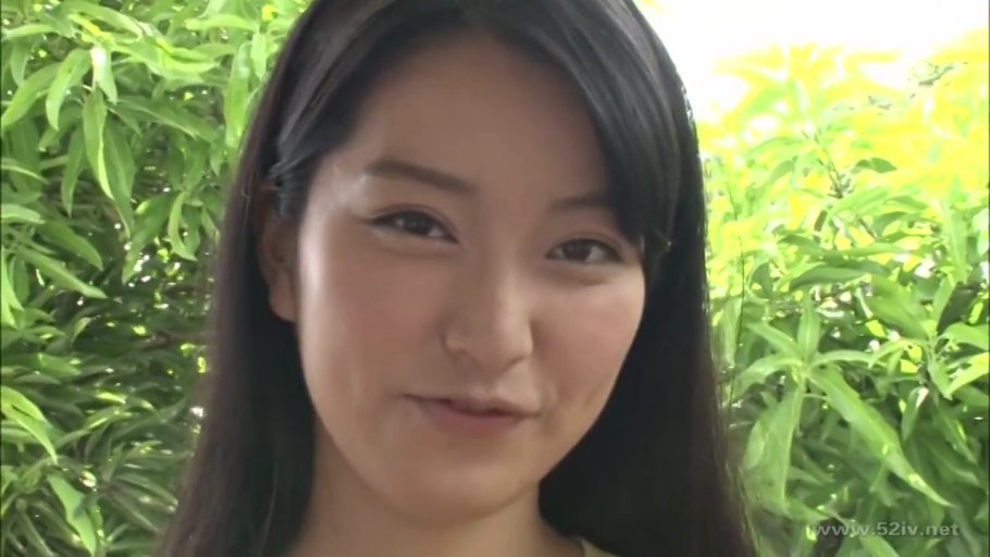 全身 · 站姿 · 开门 · 职业装 · 走廊 · 凝视 · 侧拍 · 门把手