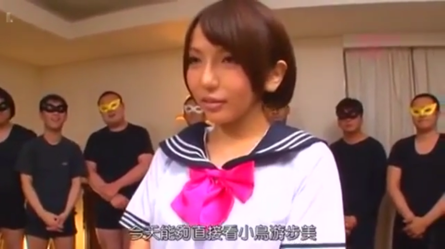 室内 · 站立 · 半身 · 水手服