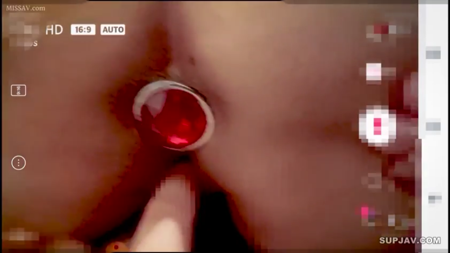 室內 · 全裸 · 臀部特写 · 插入 · 視頻截圖 · 翘臀 · 肛塞