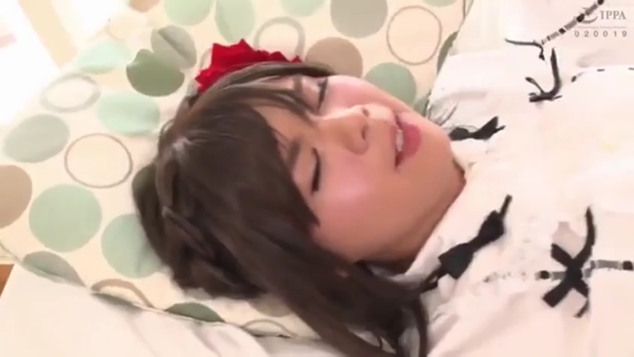 面部 · 迷离 · 枕头 · 床上 · 特写 · 女仆装 · 呻吟 · 卧姿