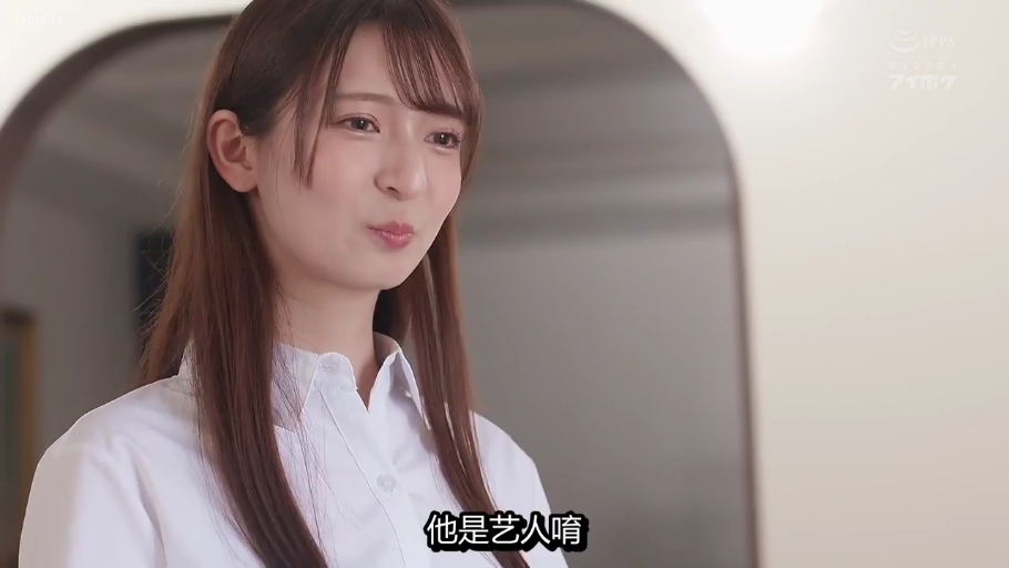 客厅 · 裸体 · 无神 · 群交 · M字开腿 · 私处 · 红色沙发 · 面罩