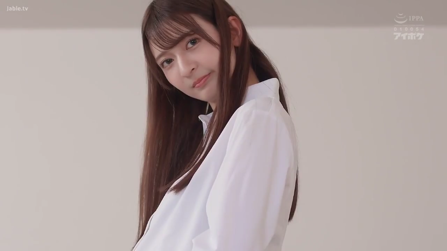 室内 · 脸部 · 白衬衫