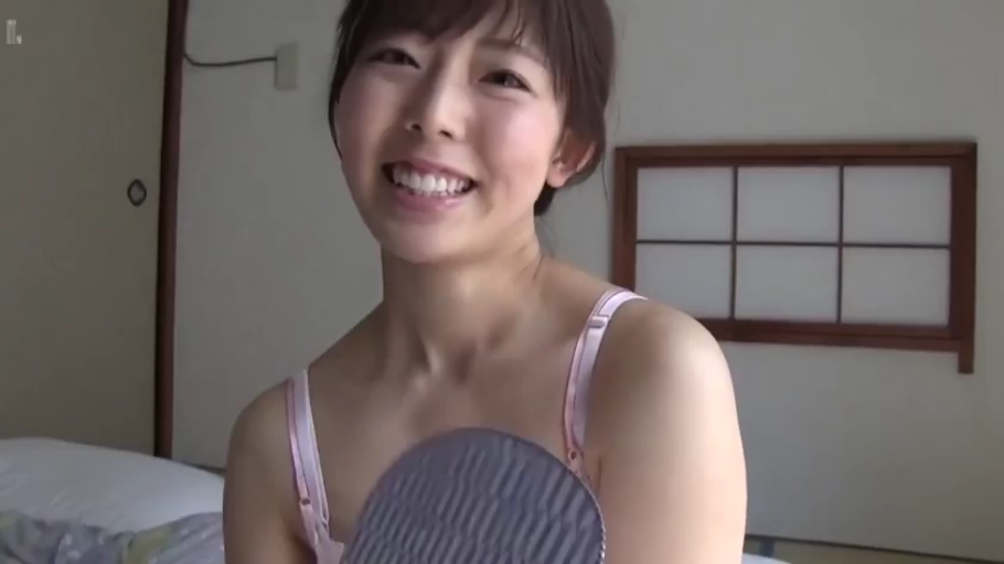 坐姿 · 和室 · 微笑 · 上半身 · 内衣 · 清纯 · 扇子 · 持扇