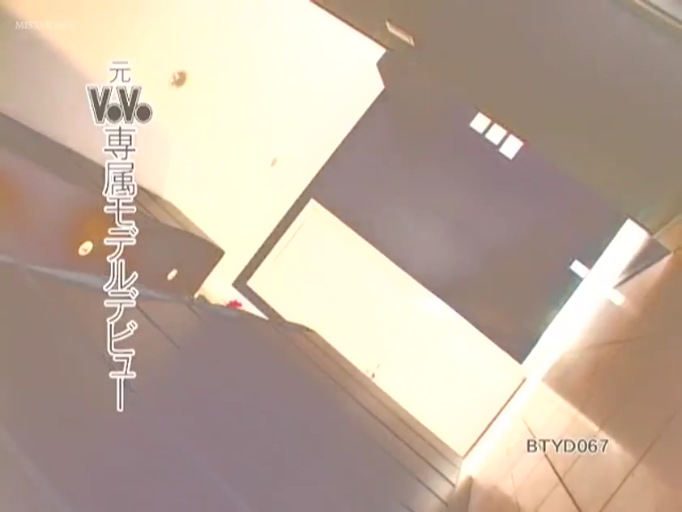 对峙 · 服从 · 站立 · 中景 · 百合 · 落地灯 · 室内办公室 · 黑色与白色职业装