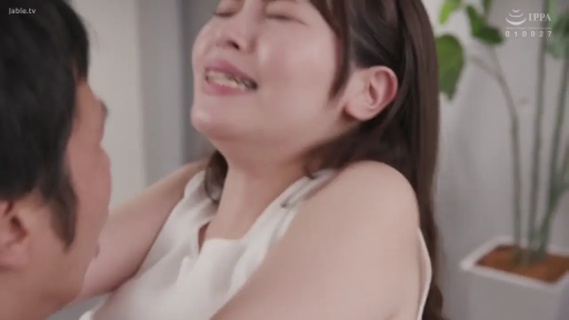 室内 · 顔 · 抱擁 · 盆栽 · 白いタンクトップ · 接吻 · 沉醉 · ぼかし