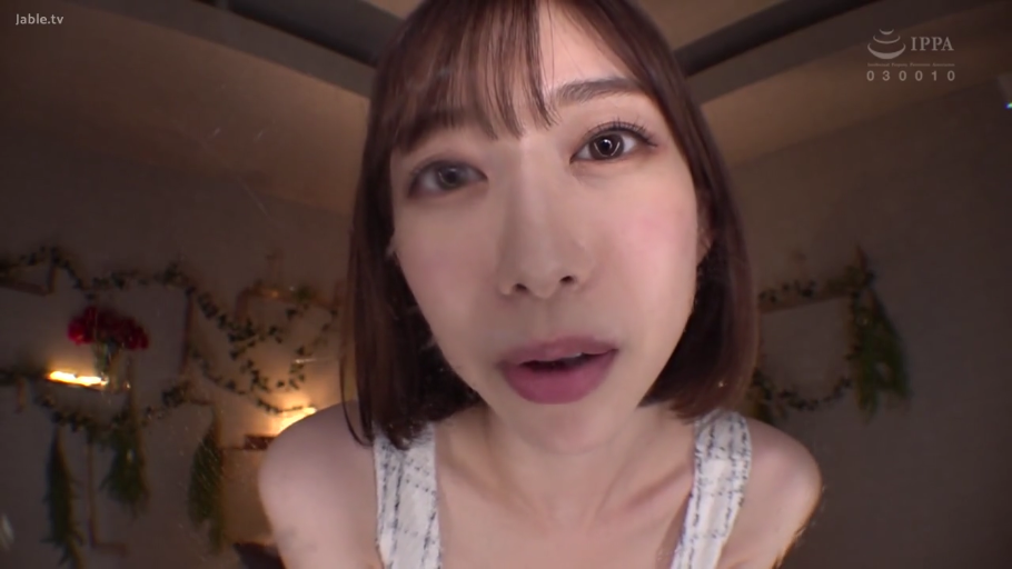 室内 · 俯身 · 嘴部 · 背心 · 挑逗 · 舔舐 · 玻璃 · POV镜头