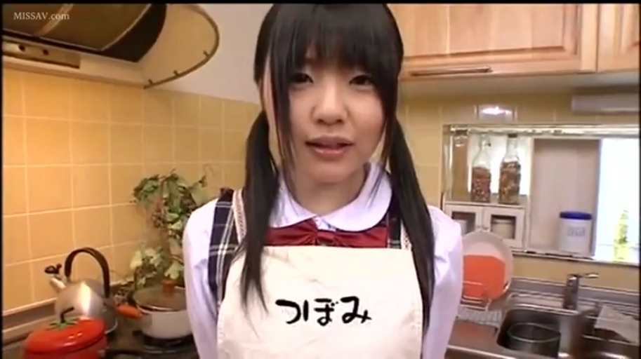 室内 · 胸部 · 展示 · 巨乳 · 微笑 · 跪姿 · 裸体