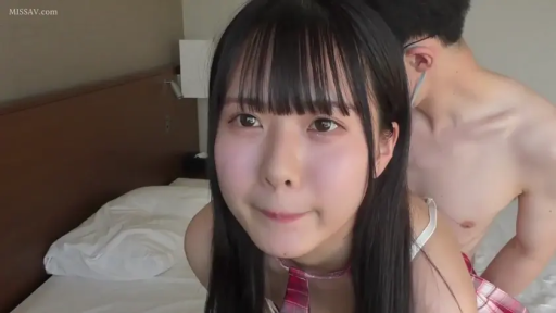 脸部特写 · 卧室 · 性行为 · 床 · 背后位 · 吊带衫 · 日本AV · 抿嘴