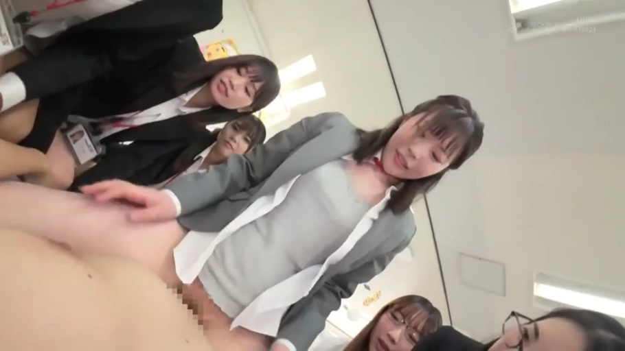 面部 · 卧室 · 内衣 · 多人群交 · 中文字幕 · 快感 · 躺姿
