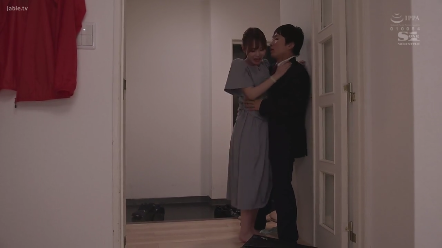 全景 · 抱擁 · ワンピース · 玄关 · 淡然 · 木门 · 缠绵 · 幽会