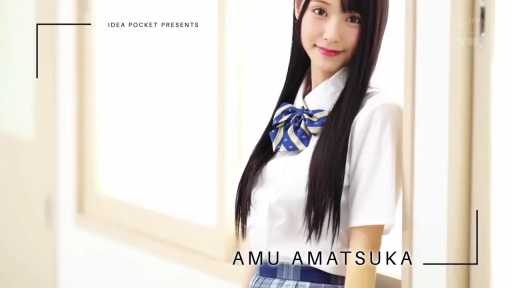 室内 · 站立 · 摆拍 · 微笑 · 学生制服 · 上半身 · 清纯