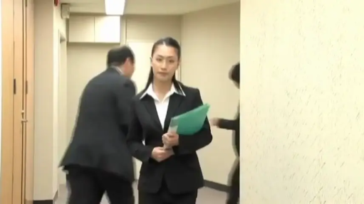 站立 · OL装 · 走廊