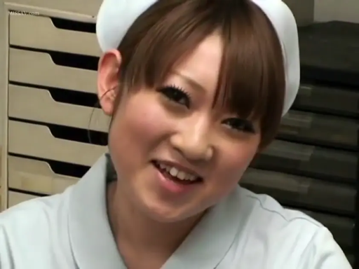 室内 · 护士帽 · 护士服 · 微笑 · 面部特写 · 职业装 · 正面 · 对镜头微笑