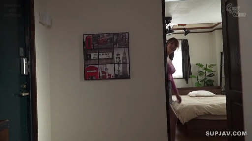 卧室 · 站立 · 远景 · 紧身衣