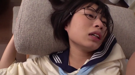 室内 · メガネ · 顔部のクローズアップ · 迷離 · セックス · 水手服 · ショートヘア · 躺卧