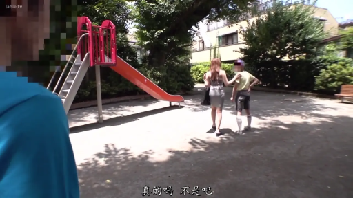 室内 · 多人 · 内衣 · 腹部 · 躺卧 · 爱抚 · 迷茫