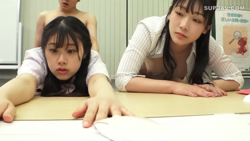 室内 · 面部 · 呆滞 · JK制服 · 趴卧 · 插入 · 日本AV · 鼠标