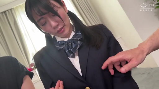 专注 · 卧室 · 跨坐 · 手交 · 局部特写 · 黑色内衣 · 色情