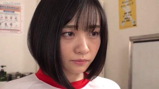 室内 · 脸部 · 委屈 · 站立 · 注视 · 体操服