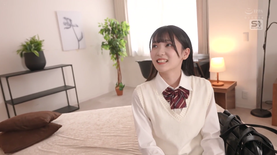 严肃 · 跨坐 · 高跟鞋 · 有码 · 骑乘 · 生殖器 · 绿色比基尼 · 红色幕布舞台