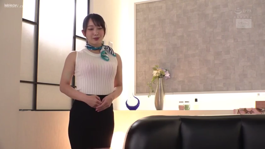 室内 · 站立 · 中景 · 职业装