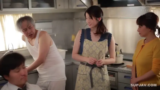 Conversation · Stand · 全景 · Smile · Kitchen · Apron · 家庭场景 · 厨具