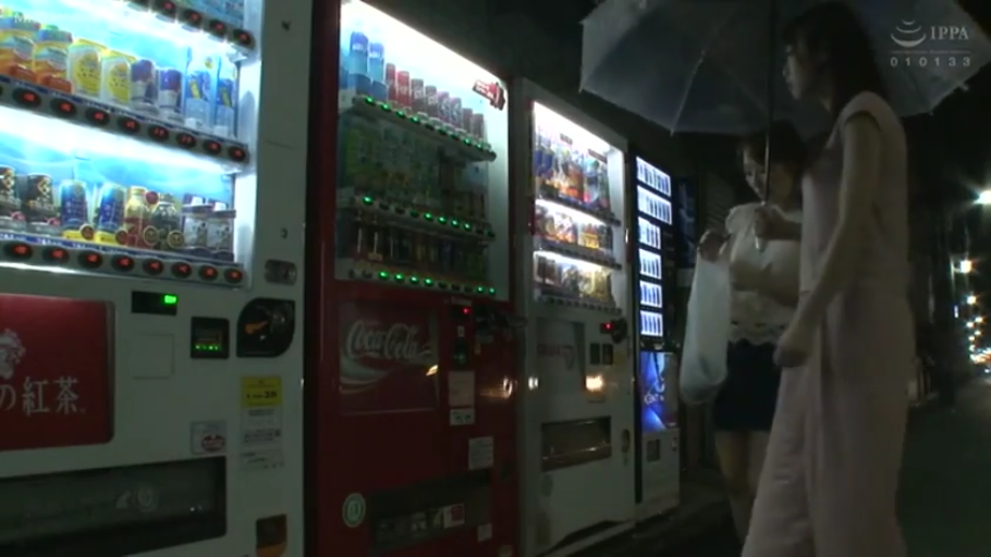 全身 · 站立 · カジュアルウェア · 街道