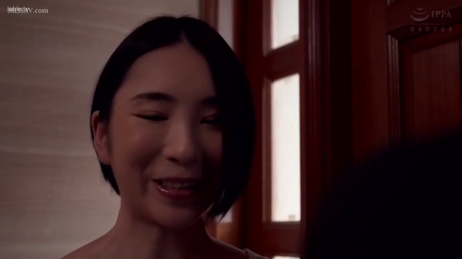 揉乳 · 教室 · 角色扮演 · 中景 · 站姿 · 衬衫 · 凝视 · 黑板