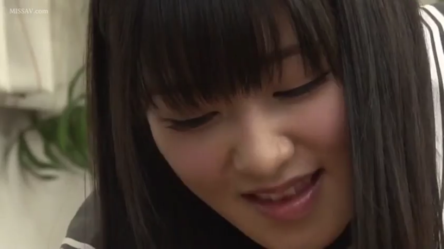 室内 · 中景 · 站立壁咚 · 对峙 · 男女 · 忧虑 · 房门 · 粉色长袖