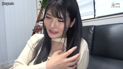 露乳 · 教室 · 陶醉 · 仰卧 · 课桌 · 局部 · 闻足 · 衬衫丝袜