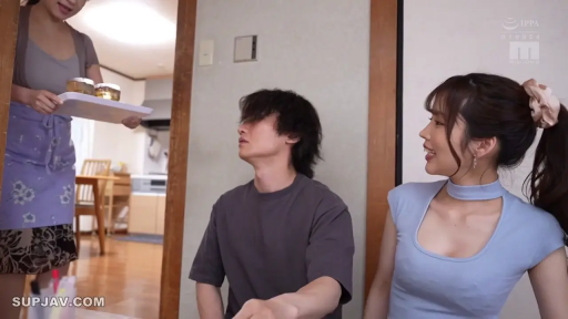 坐姿 · 中景 · 客厅 · 温柔 · 调情 · 日常服 · 笔