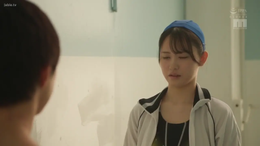 室内 · 站立 · 字幕 · 対話 · 认真 · 近景 · 上半身裸体