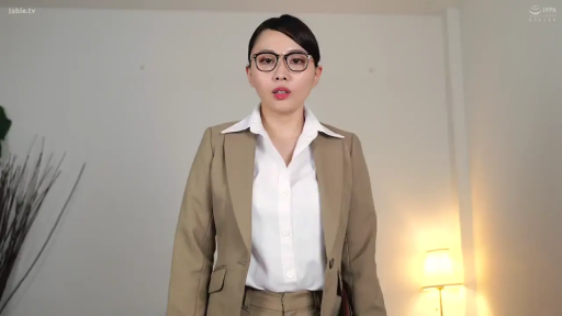 Indoor · Serious · Glasses · Stand · Half-body · Stare · OL · 西装套装