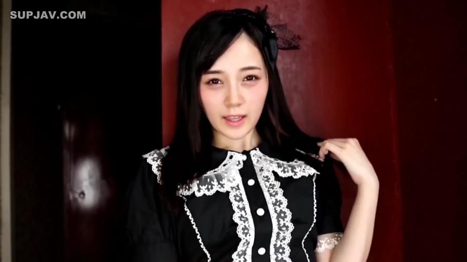 室内 · 站立 · 微笑 · メイド服 · 上半身 · 注视镜头 · 发饰 · 长直发