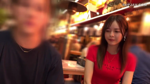 座り姿勢 · 会話 · 中景 · 居酒屋 · 赤いTシャツ · 微正式