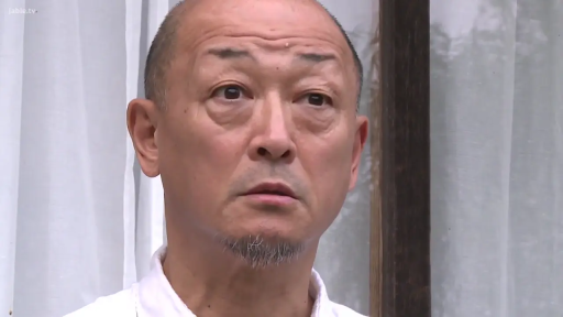 暗室 · 黑色衬衫 · 腿部 · 束缚 · 多人 · 多人触摸 · 润滑剂
