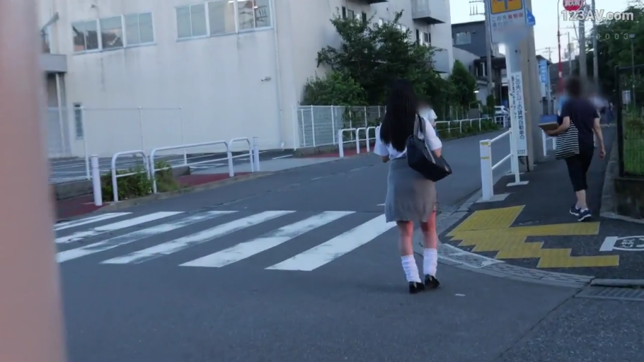 坐姿 · 卧室 · 迷离 · 躯干 · 枕头 · 露点 · 半裸 · 挑逗