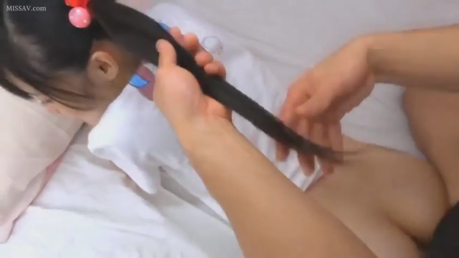 性交 · 卧室 · 后入式 · 臀部特写 · 白色上衣