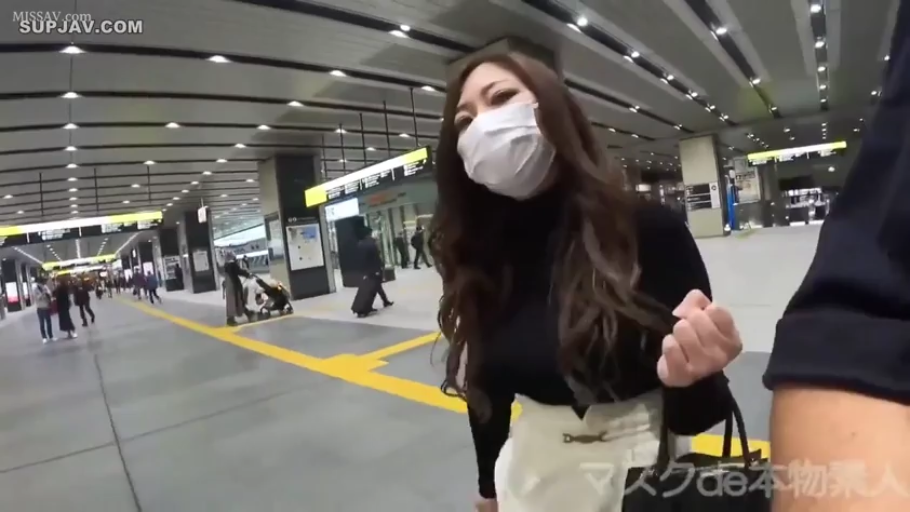 仰卧开腿 · 口交 · 享受 · 沙发 · 客厅 · 舔阴 · 粉色衣物 · 阴部