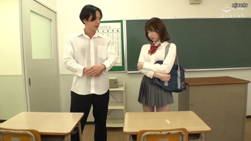 严肃 · 校服 · 教室 · 站立 · 中景 · 对话 · 剧情 · 书包