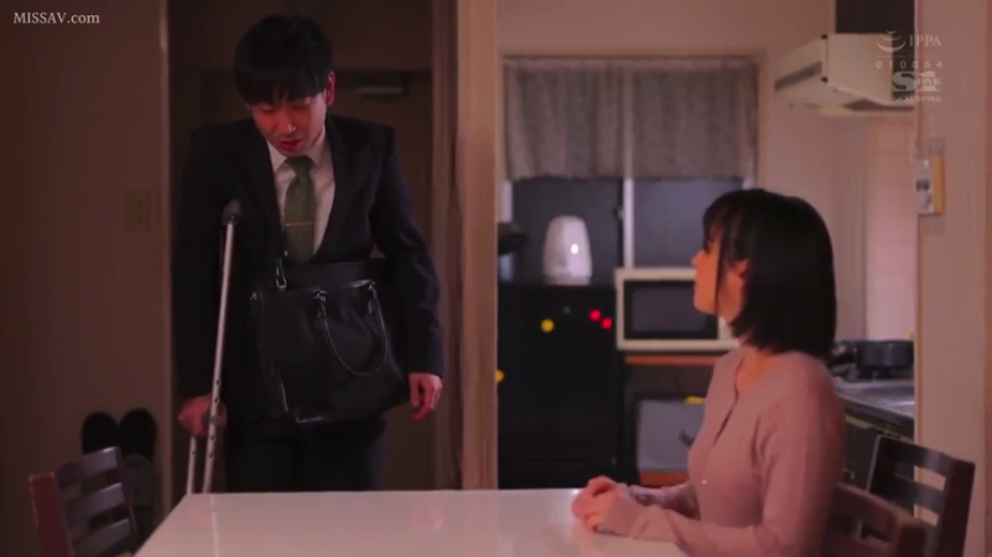 室内 · 严肃 · 站立 · 中景 · 对话 · 剧情 · 西装 · 拐杖