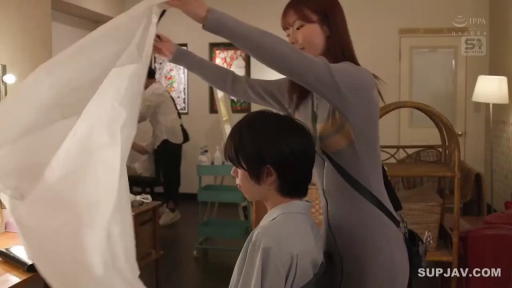 专注 · Role-playing · Stand · 理发围布 · 理发店 · 灰色针织长裙 · 理发操作