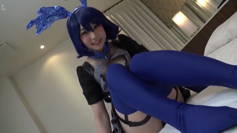 座り姿勢 · 寝室 · 中景 · 微笑 · 挑発 · 发饰 · 角色扮演服