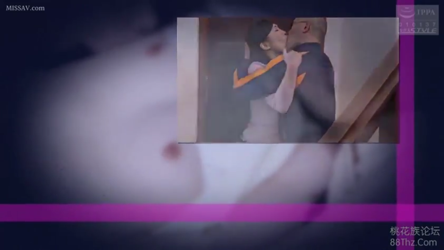 室内 · 陶醉 · 拥抱 · 衬衫 · 接吻 · 乳房特写