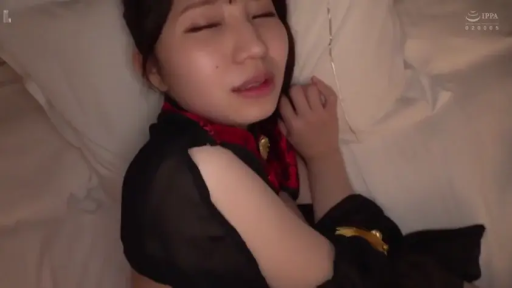 脸部 · 床 · 枕头 · 沉醉 · 侧卧 · 性爱过程 · 弱光 · 黑色情趣装