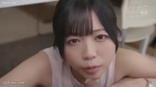 室内 · 口交 · 自然 · 跪き姿勢 · 顔のクローズアップ · 无袖上衣 · 手表